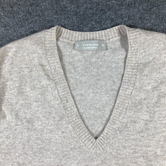 Everlane Cashmere V-Neck Sweater Womens XS Extra Small Beige Long Sleeve - Picture 2 of 10